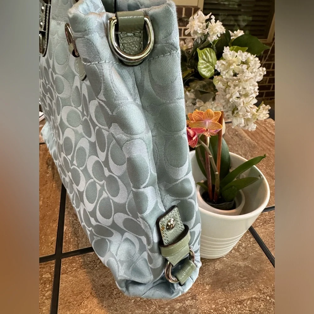 Coach Shoulder bag Sale Price🎁🥳 - Picture 9 of 16